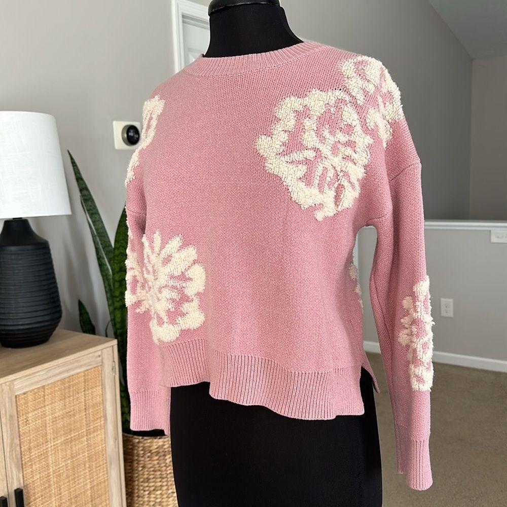 Dreamers by Debut Embroiled Floral Knit Crop Pink Sweater